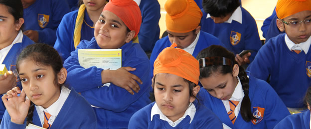 Rotary presents Dictionaries to class 4 in local Schools